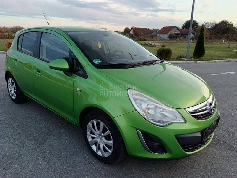 Opel Corsa D 1.4 Satellite