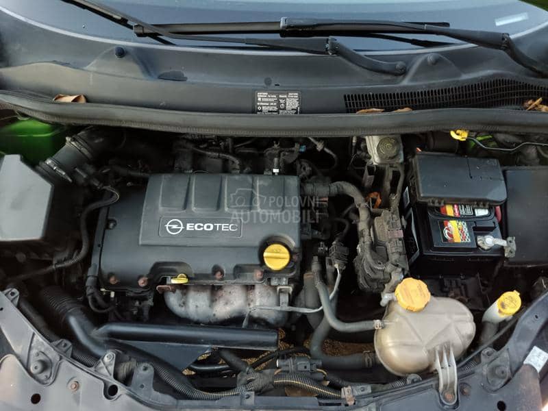 Opel Corsa D 1.4 Satellite