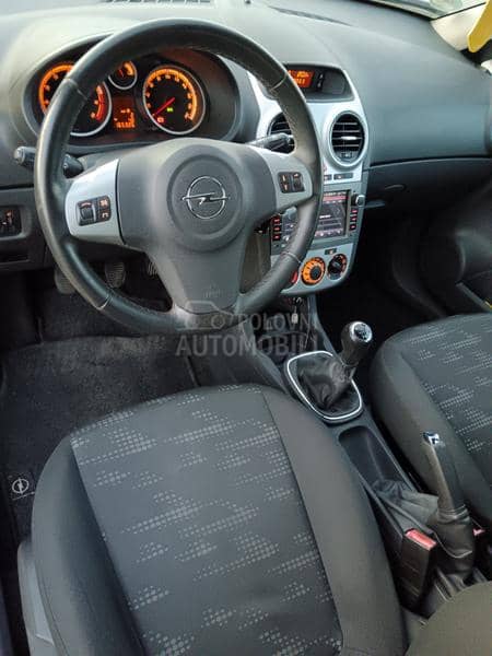 Opel Corsa D 1.4 Satellite