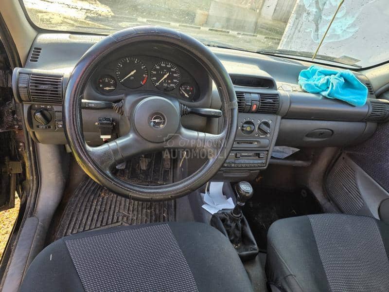 Opel Corsa B 