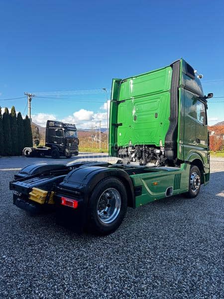 Mercedes Benz Actros 1851