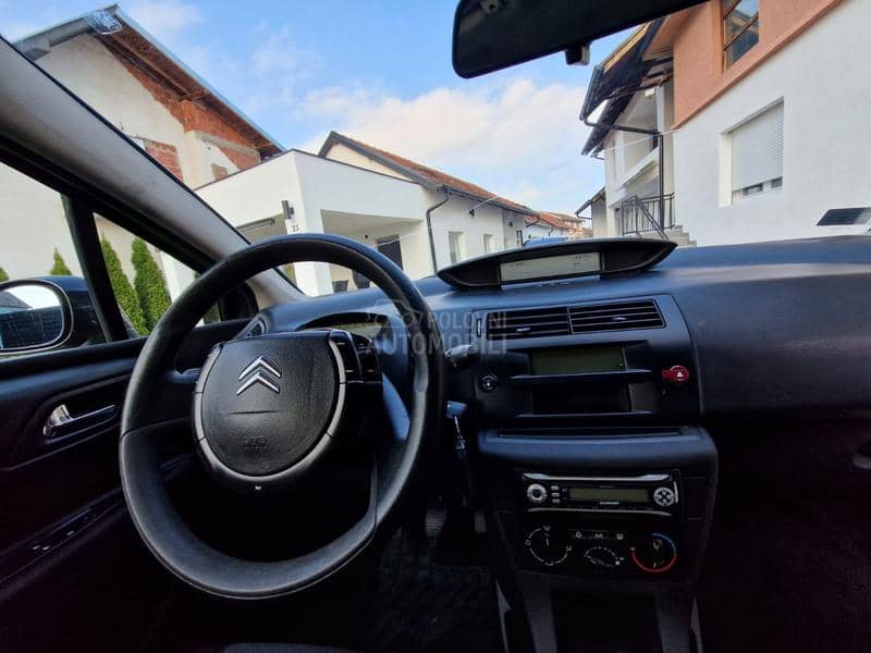 Citroen C4 1.4 PREMIUM