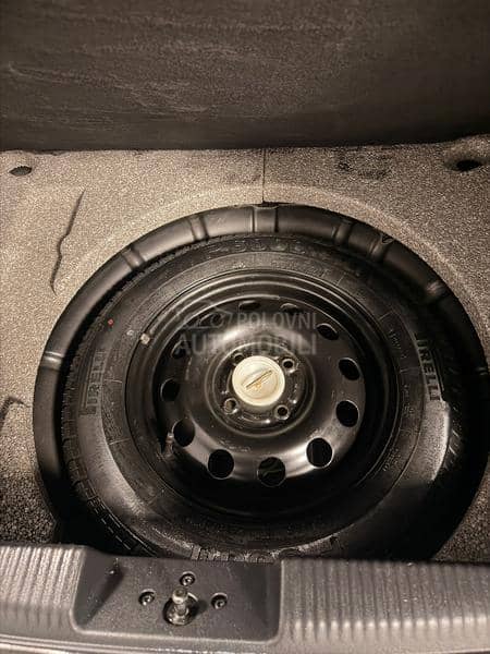 Ford Focus 1.4 AMBIENTE KAONOV