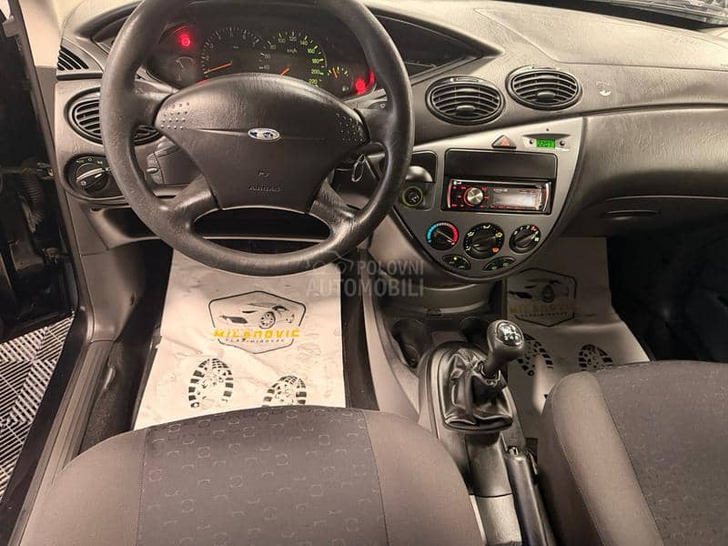 Ford Focus 1.4 AMBIENTE KAONOV