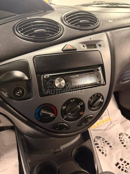 Ford Focus 1.4 AMBIENTE KAONOV