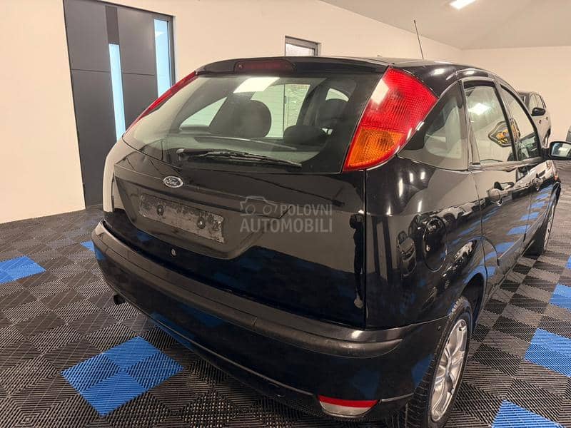 Ford Focus 1.4 AMBIENTE KAONOV