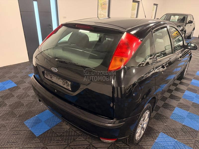 Ford Focus 1.4 AMBIENTE KAONOV
