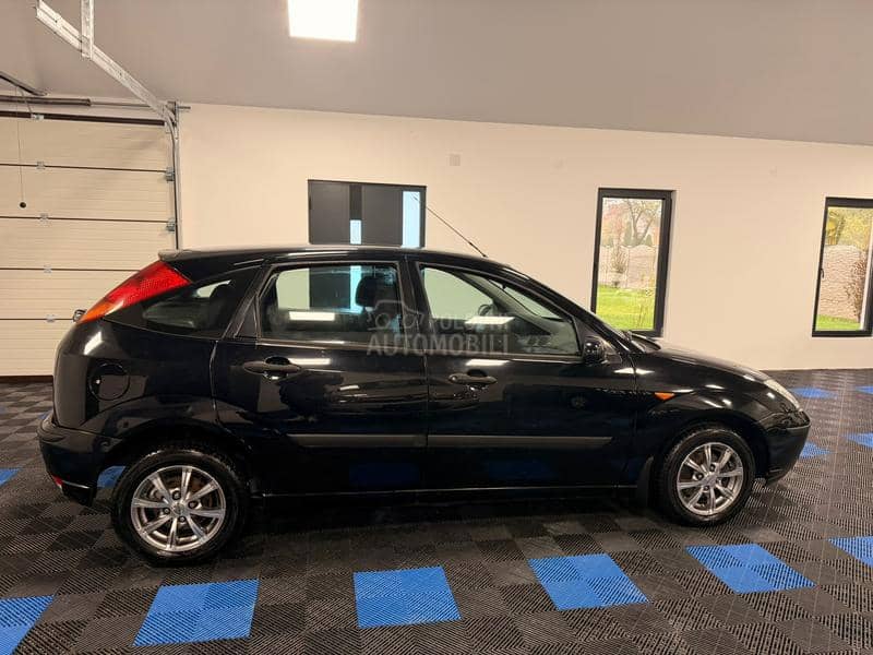 Ford Focus 1.4 AMBIENTE KAONOV
