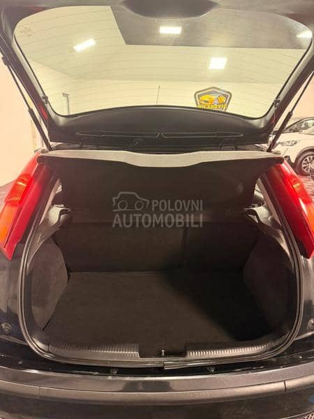 Ford Focus 1.4 AMBIENTE KAONOV