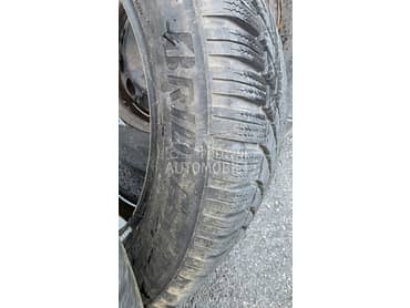 Bridgestone 215/55 R17 Zimska