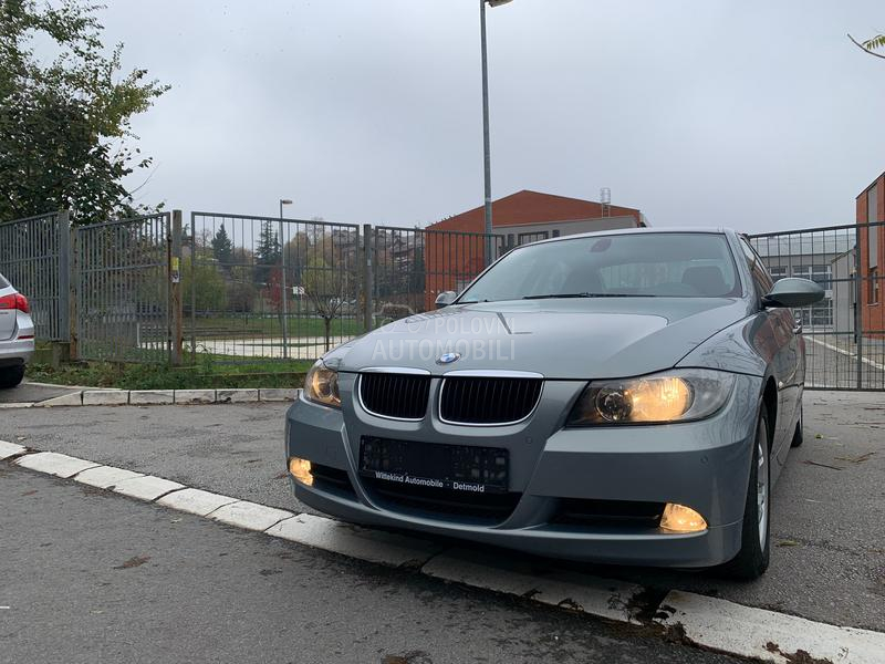 BMW 318 E90