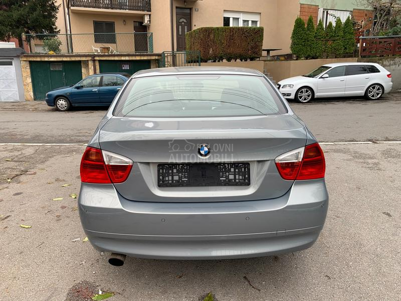 BMW 318 E90
