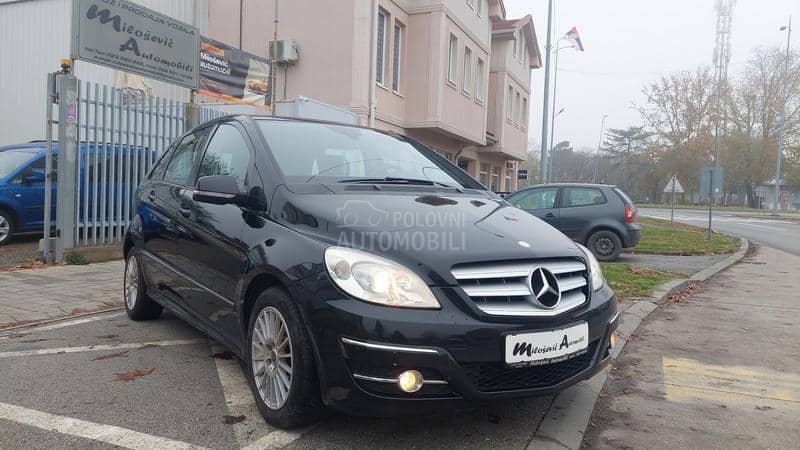 Mercedes Benz B 180 