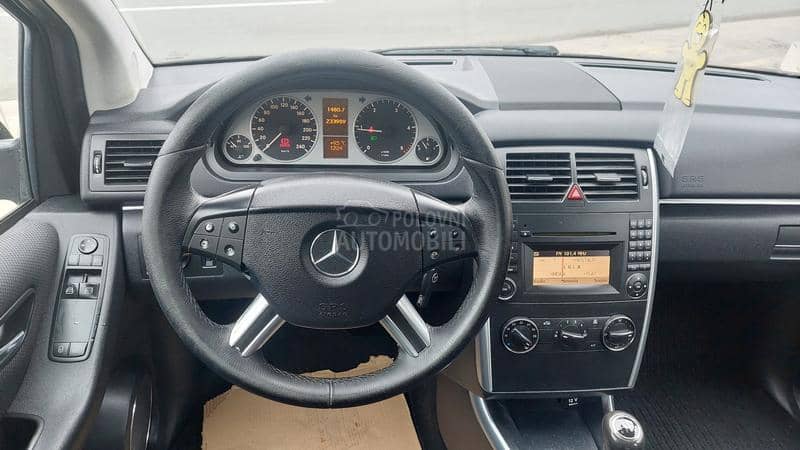 Mercedes Benz B 180 