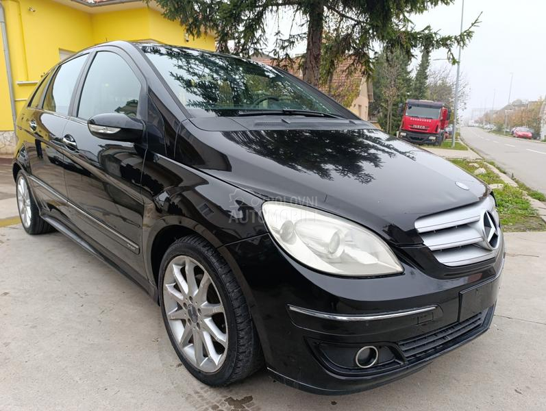 Mercedes Benz B 180 