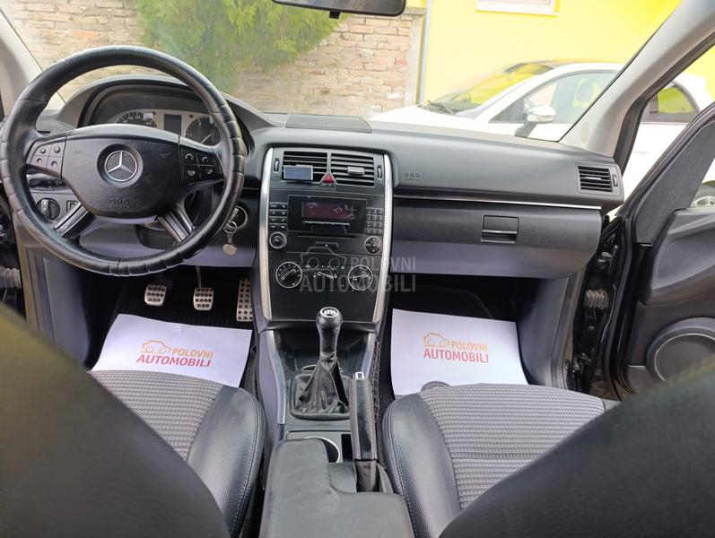 Mercedes Benz B 180 