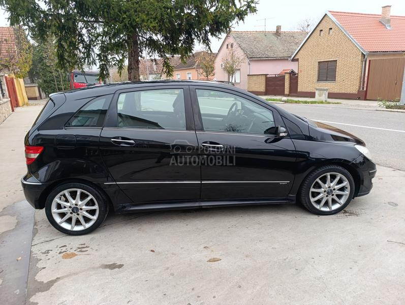 Mercedes Benz B 180 