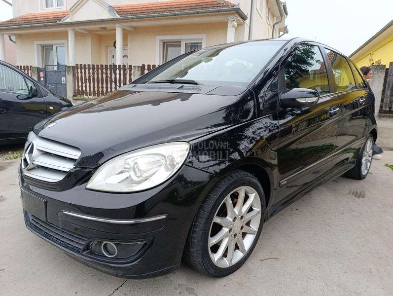 Mercedes Benz B 180 