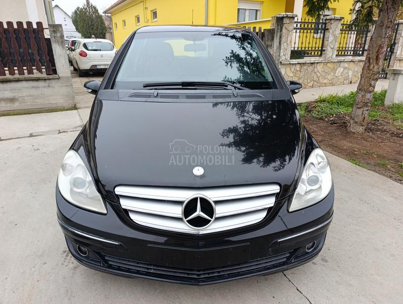Mercedes Benz B 180 