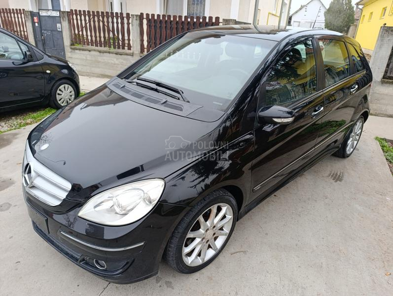 Mercedes Benz B 180 