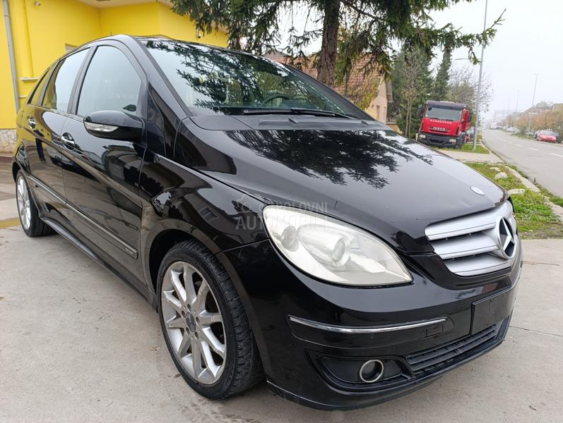 Mercedes Benz B 180 