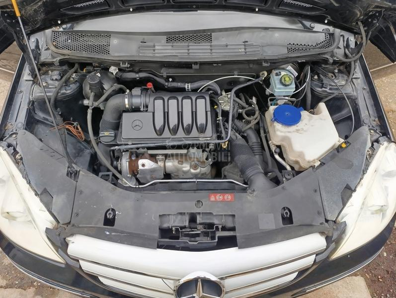 Mercedes Benz B 180 