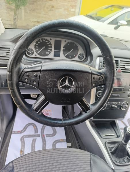 Mercedes Benz B 180 
