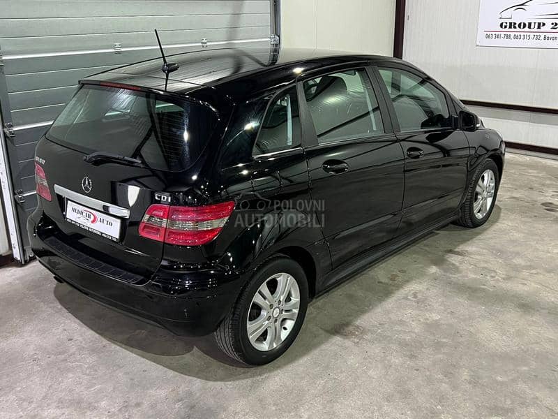 Mercedes Benz B 180 