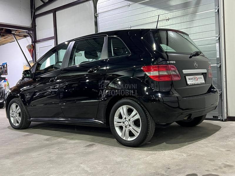 Mercedes Benz B 180 