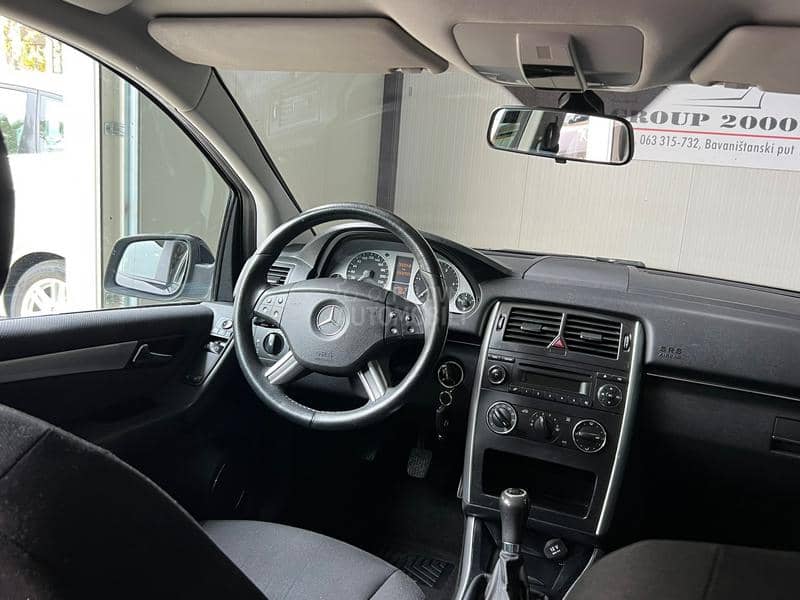Mercedes Benz B 180 