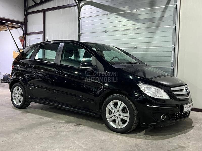 Mercedes Benz B 180 