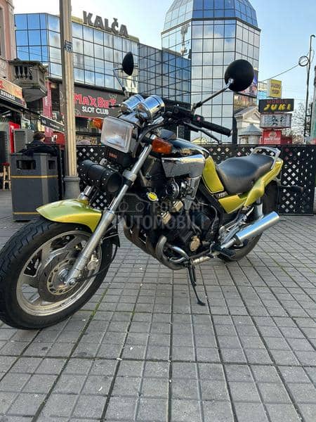 Yamaha FZX 750
