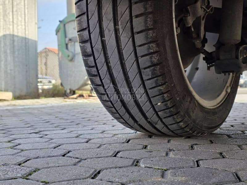 Peugeot 3008 1.6 e-HDI PERLA/PANO