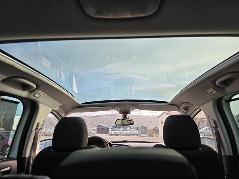 Peugeot 3008 1.6 e-HDI PERLA/PANO