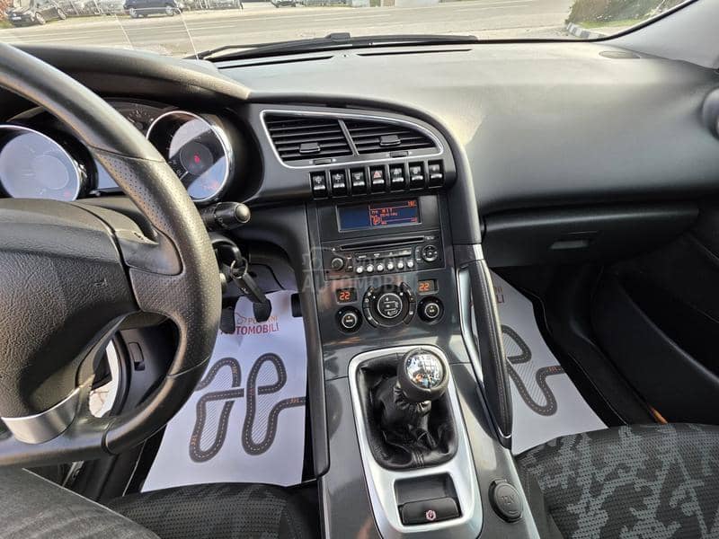 Peugeot 3008 1.6 e-HDI PERLA/PANO