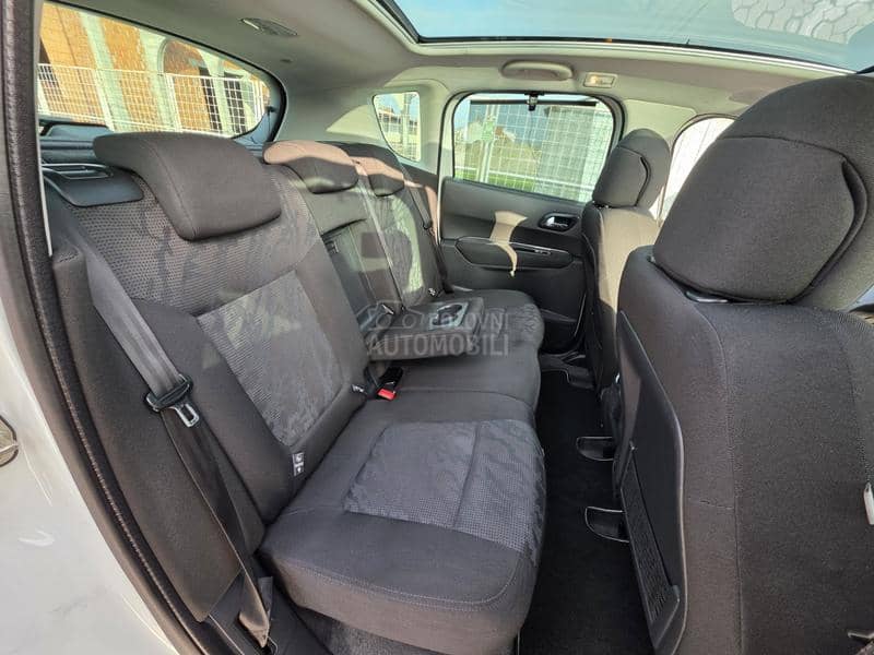 Peugeot 3008 1.6 e-HDI PERLA/PANO