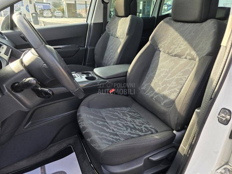 Peugeot 3008 1.6 e-HDI PERLA/PANO