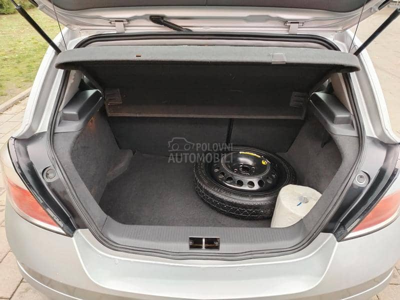 Opel Astra H 1.6 8V