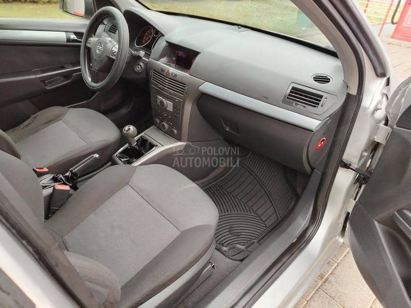 Opel Astra H 1.6 8V