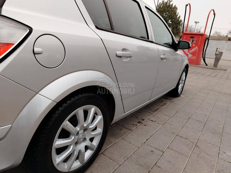Opel Astra H 1.6 8V