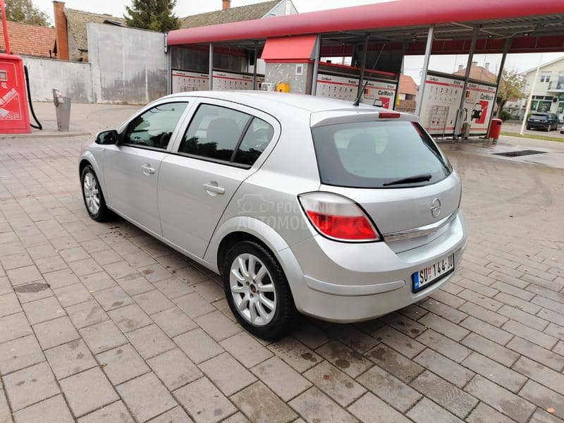 Opel Astra H 1.6 8V