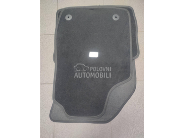 Tepih patosnice crne za Renault Clio od 2001. do 2006. god.