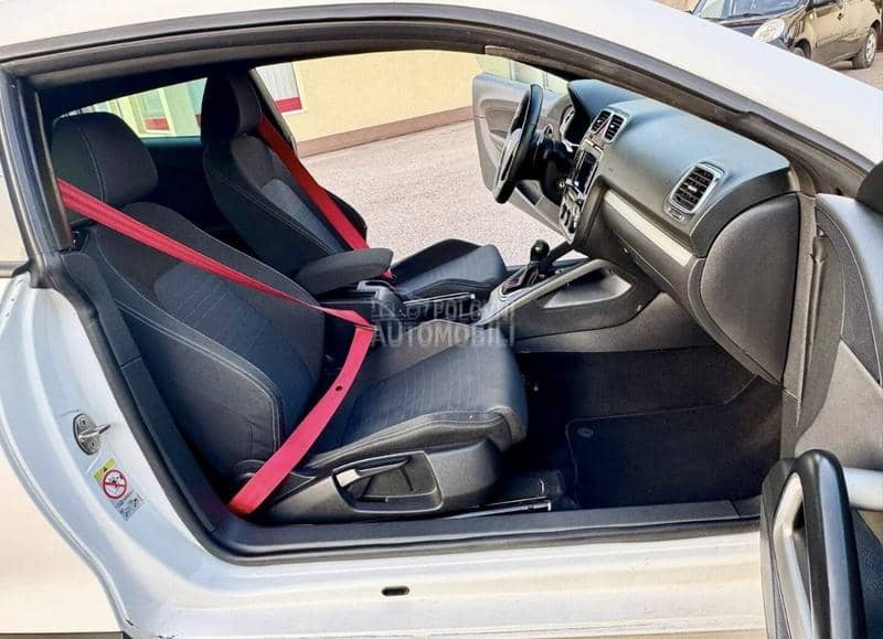 Volkswagen Scirocco 2.0 tdi D. S. G