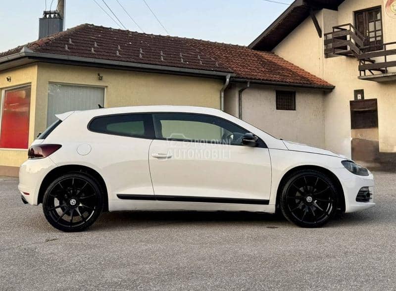 Volkswagen Scirocco 2.0 tdi D. S. G