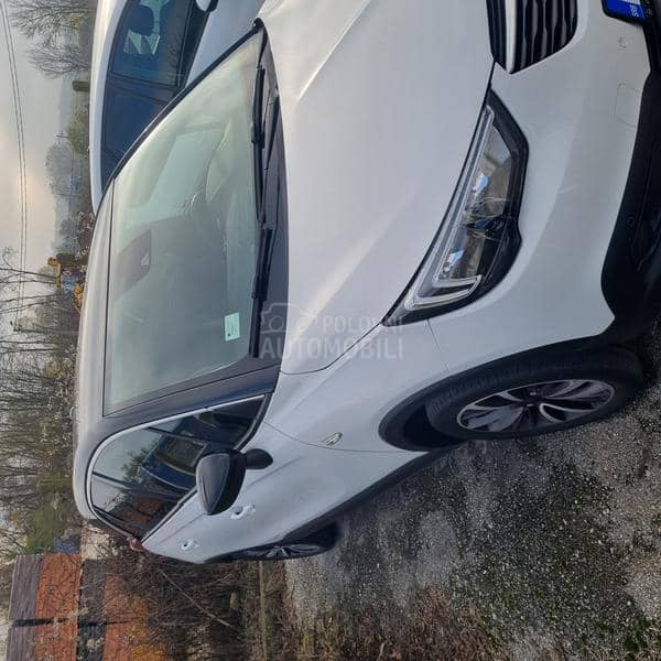 Opel Crossland X  