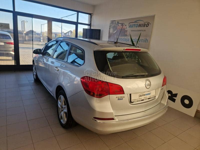 Opel Astra J 1.6 CDTI