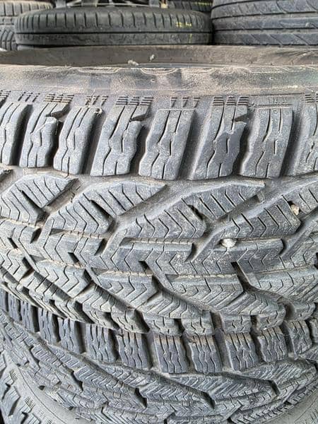 Taurus 215/60 R16 Zimska