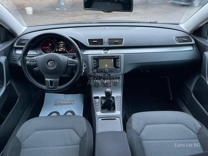Volkswagen Passat B7 N A V I