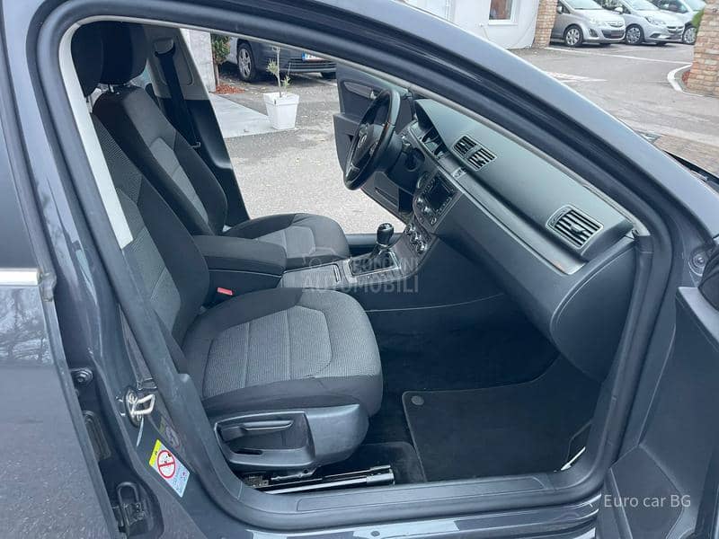 Volkswagen Passat B7 N A V I