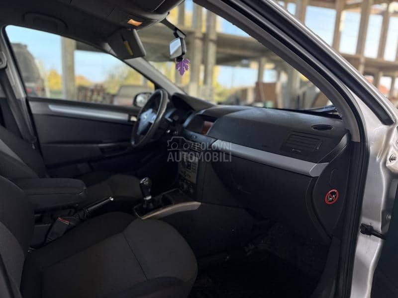 Opel Astra H 